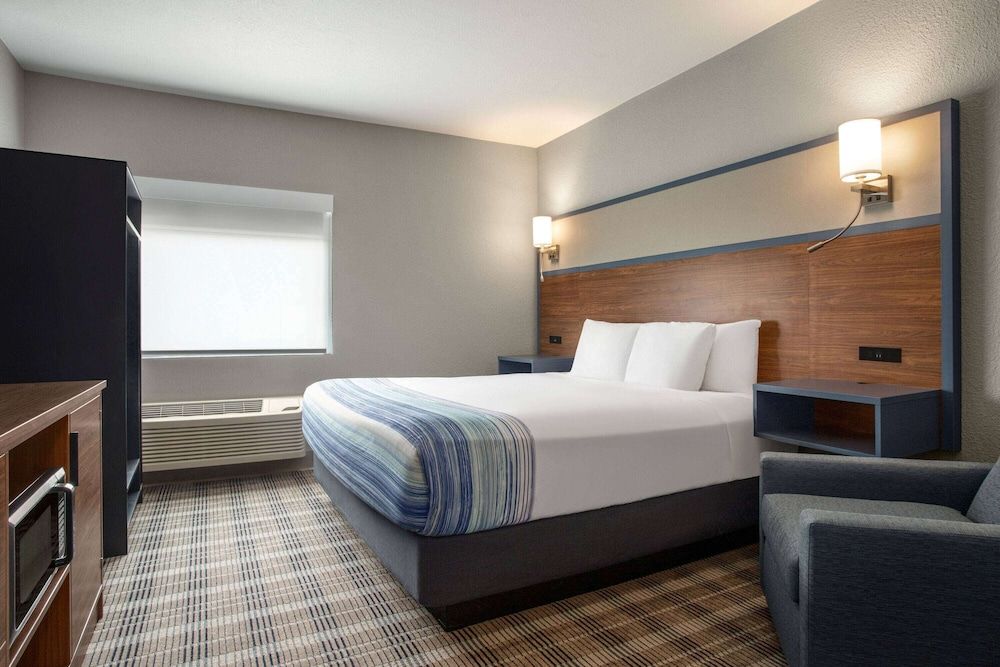 Deluxe Room, 1 King Bed, Non Smoking