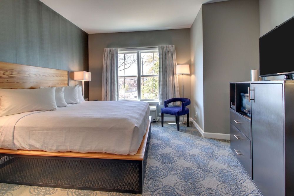 Hotel Finial, BW Premier Collection Standard Room, 1 King Bed, Accessible, Refrigerator & Microwave