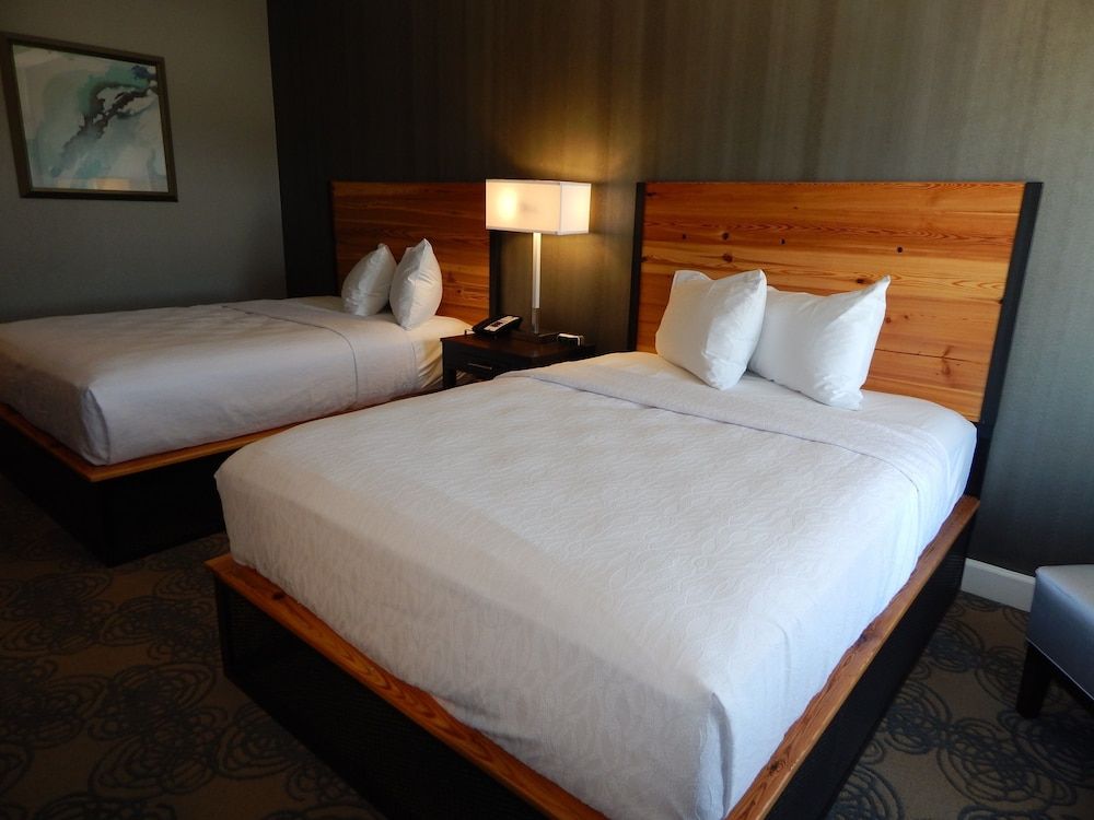 Hotel Finial, BW Premier Collection Standard Room, 2 Queen Beds, Non Smoking, Refrigerator & Microwave