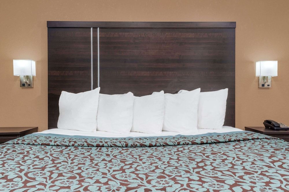 Standard Room, 1 King Bed, Non Smoking