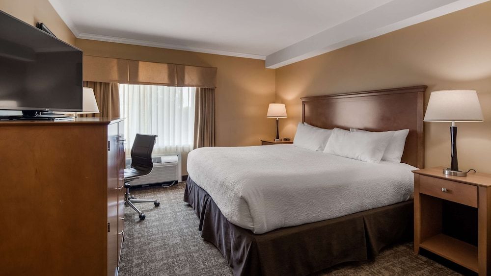 Best Western Plus Windjammer Inn & Conference Center Suite, 1 King Bed, Non Smoking, Refrigerator & Microwave (No Pets in room type)