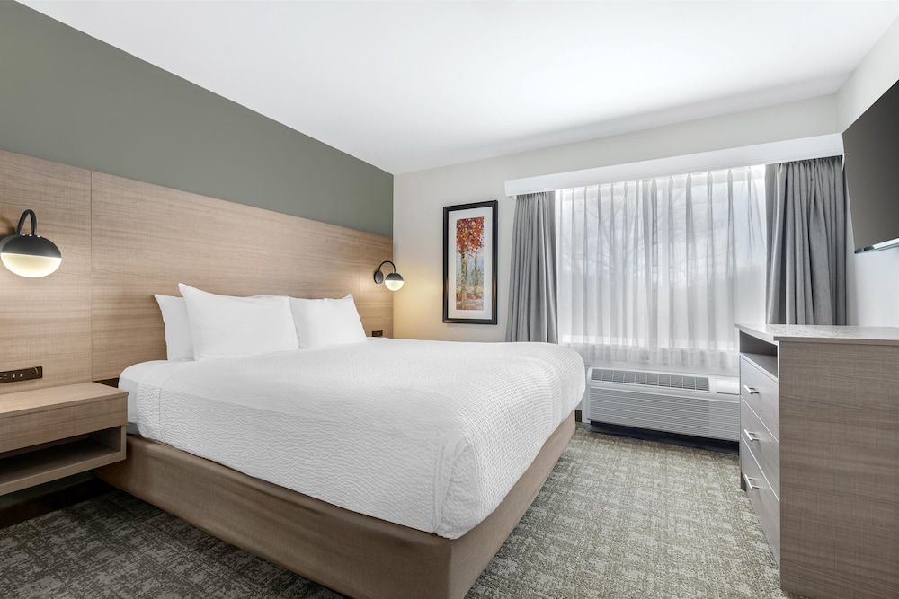 Best Western Plus Windjammer Inn & Conference Center Suite, 1 King Bed, Non Smoking, Refrigerator & Microwave (No Pets in room type) 2