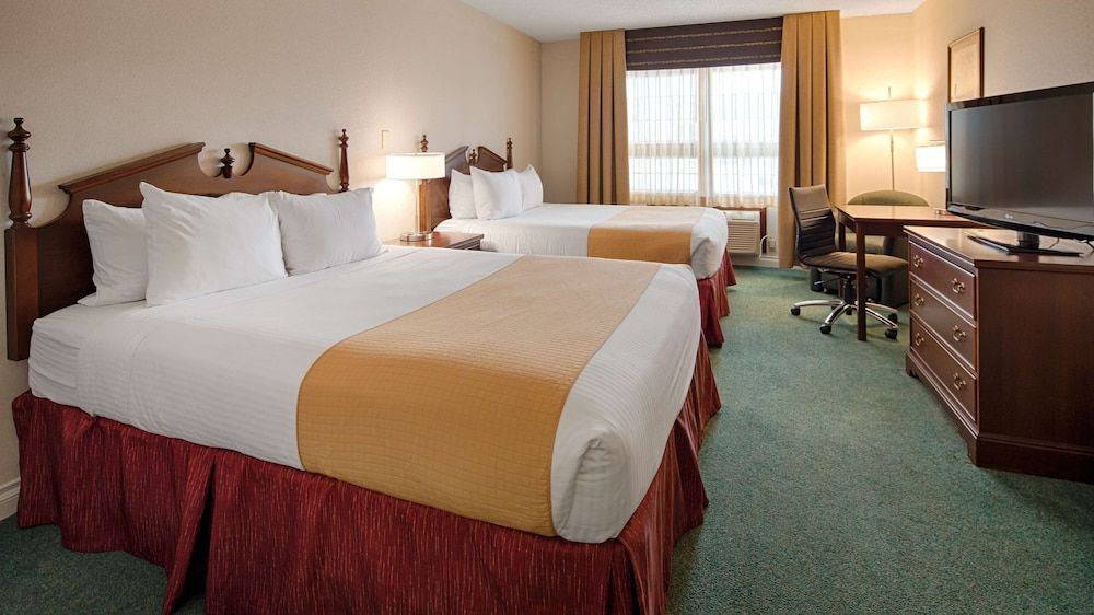 Standard Room, 2 Queen Beds, Non Smoking, Refrigerator & Microwave (with Sofabed)