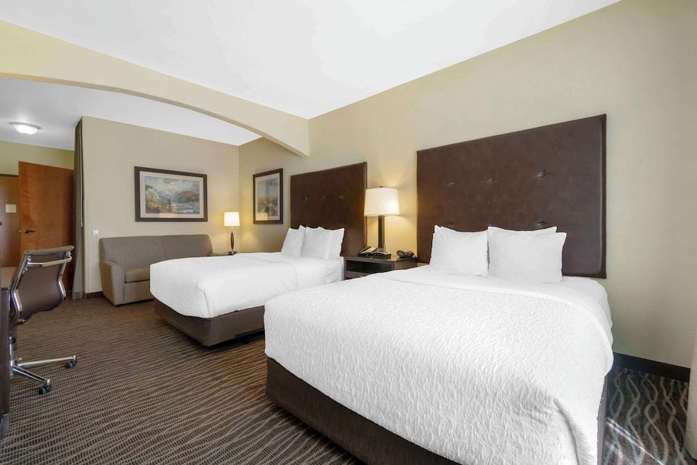 Best Western Plus Ellensburg Hotel Suite, 2 Queen Beds, Non Smoking, Microwave 5