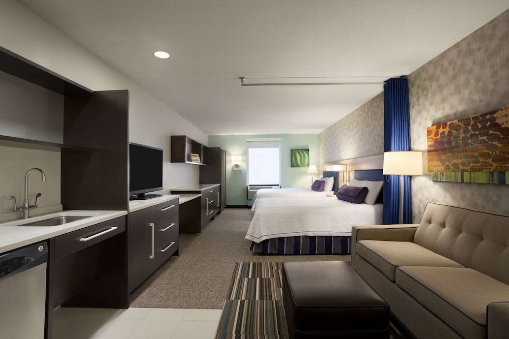Studio, 2 Queen Beds, Accessible (Roll-in Shower)