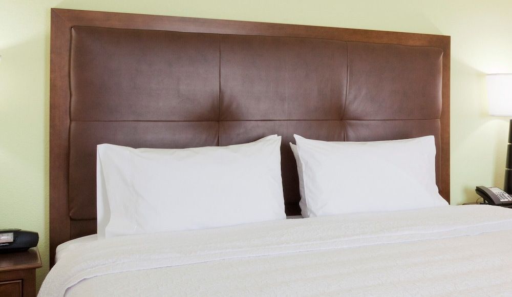 Hampton Inn & Suites Minneapolis West/ Minnetonka Studio, 2 Queen Beds, Refrigerator & Microwave 2