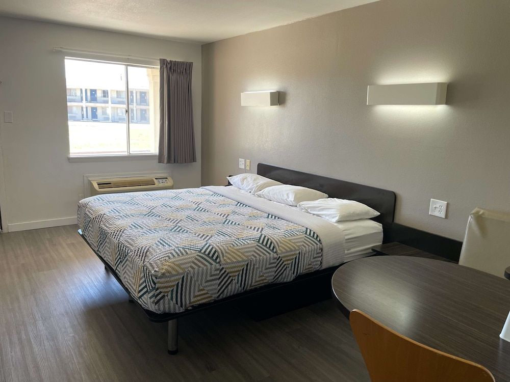 Motel 6 Wichita Falls, TX - North