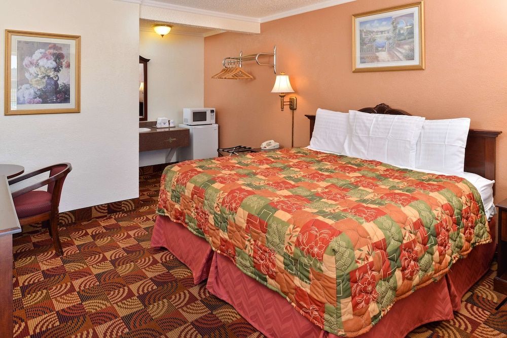 Americas Best Value Inn & Suites Klamath Falls Room, 1 Queen Bed, Non Smoking