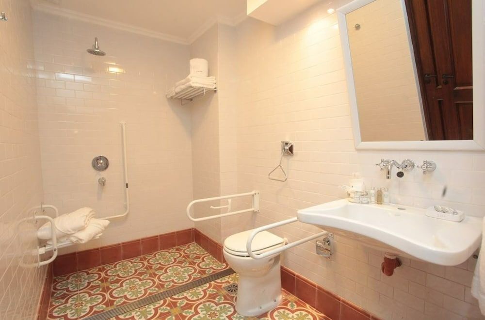 Balcón de la Plaza Classic Double Room, 1 Bedroom, Private Bathroom 7