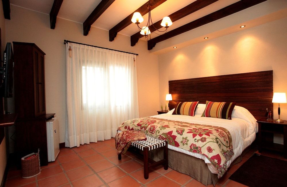 Balcón de la Plaza Classic Double Room, 1 Bedroom, Private Bathroom 2