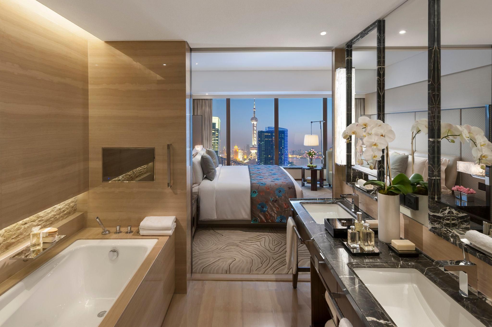 Deluxe River View Room King