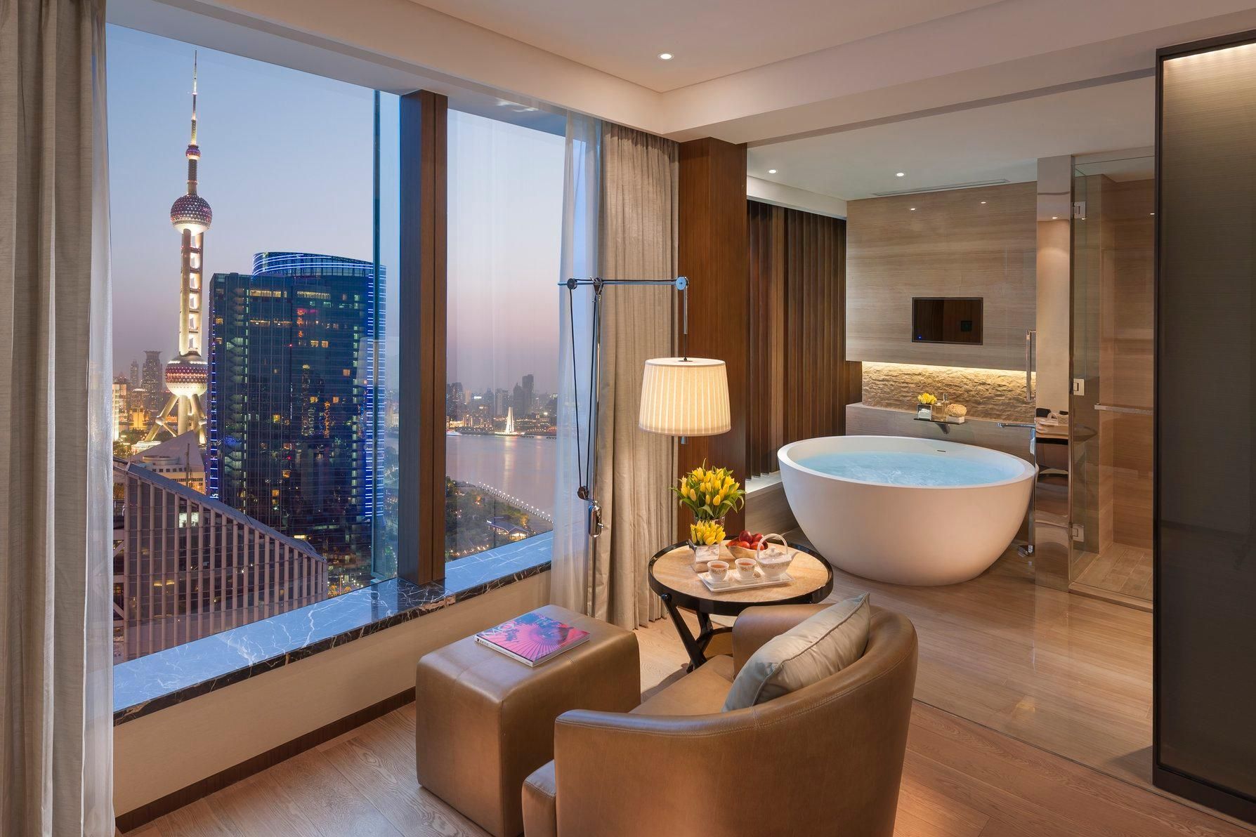 Mandarin River View Room King