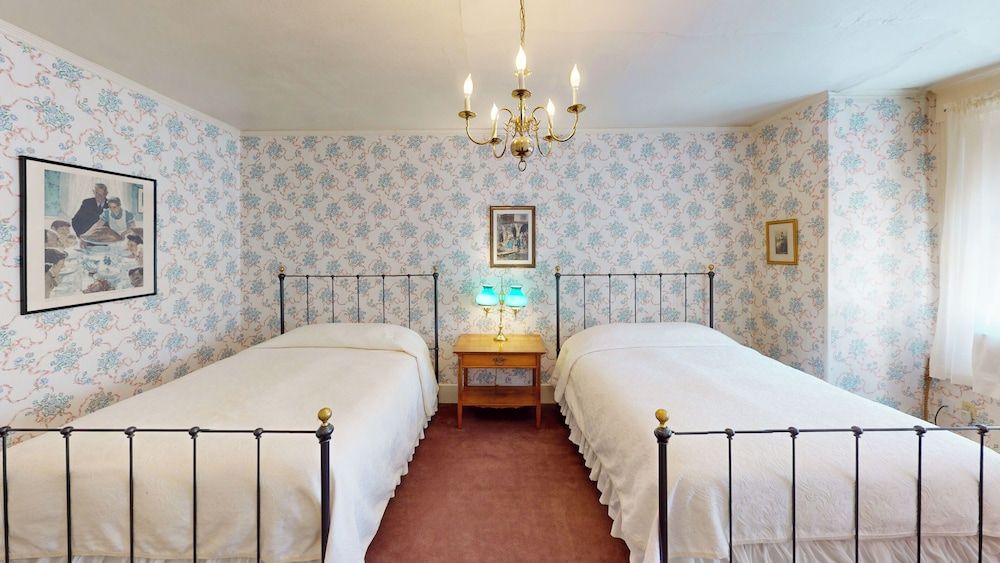 Suite, 2 Queen Beds (Main Inn)