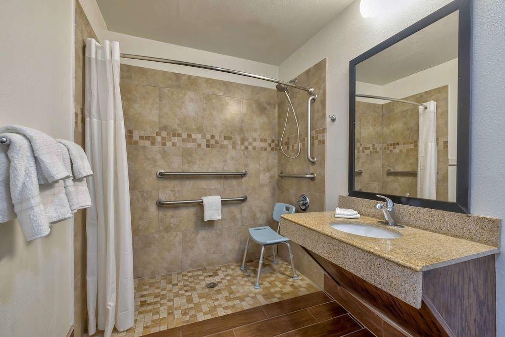 Motel 6 Bryan, TX - College Station Standard Room, 1 King Bed, Accessible, Non Smoking 8