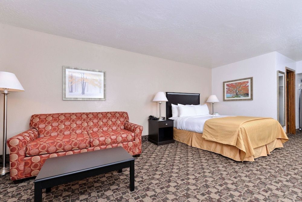 Standard Room, 1 King Bed, Non Smoking