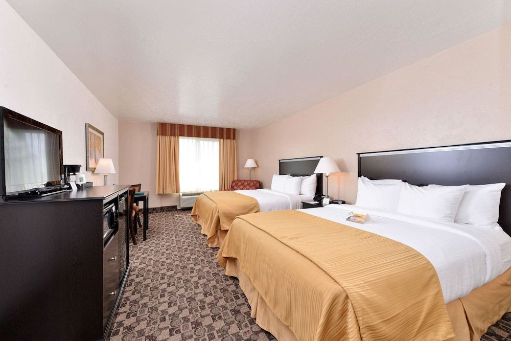 Standard Room, 2 Queen Beds, Non Smoking