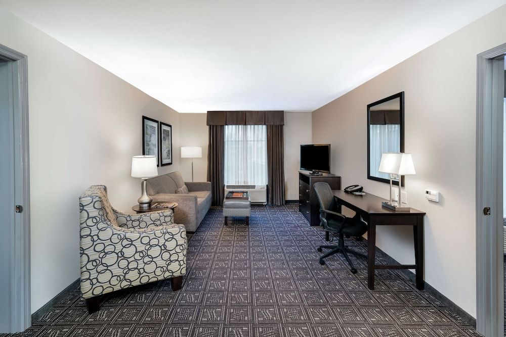 Suite, 1 King Bed, Accessible, Non Smoking