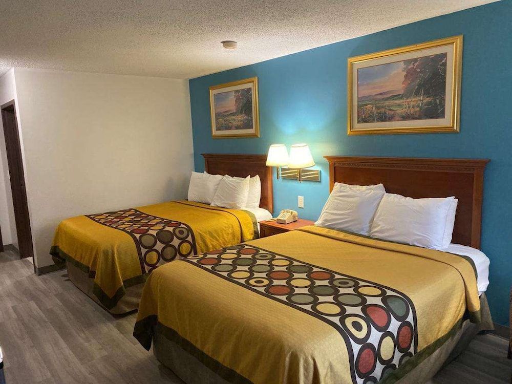 Americas Best Value Inn West Frankfort Room, 2 Queen Beds, Non Smoking 2
