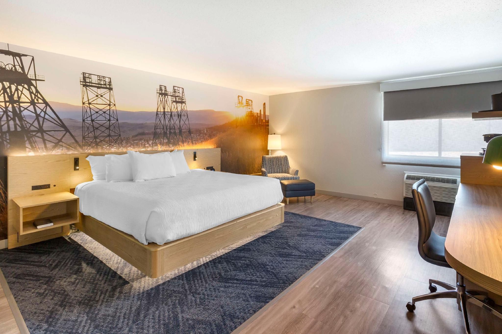 1 Queen Bed, Nonsmoking, No Pets Allowed