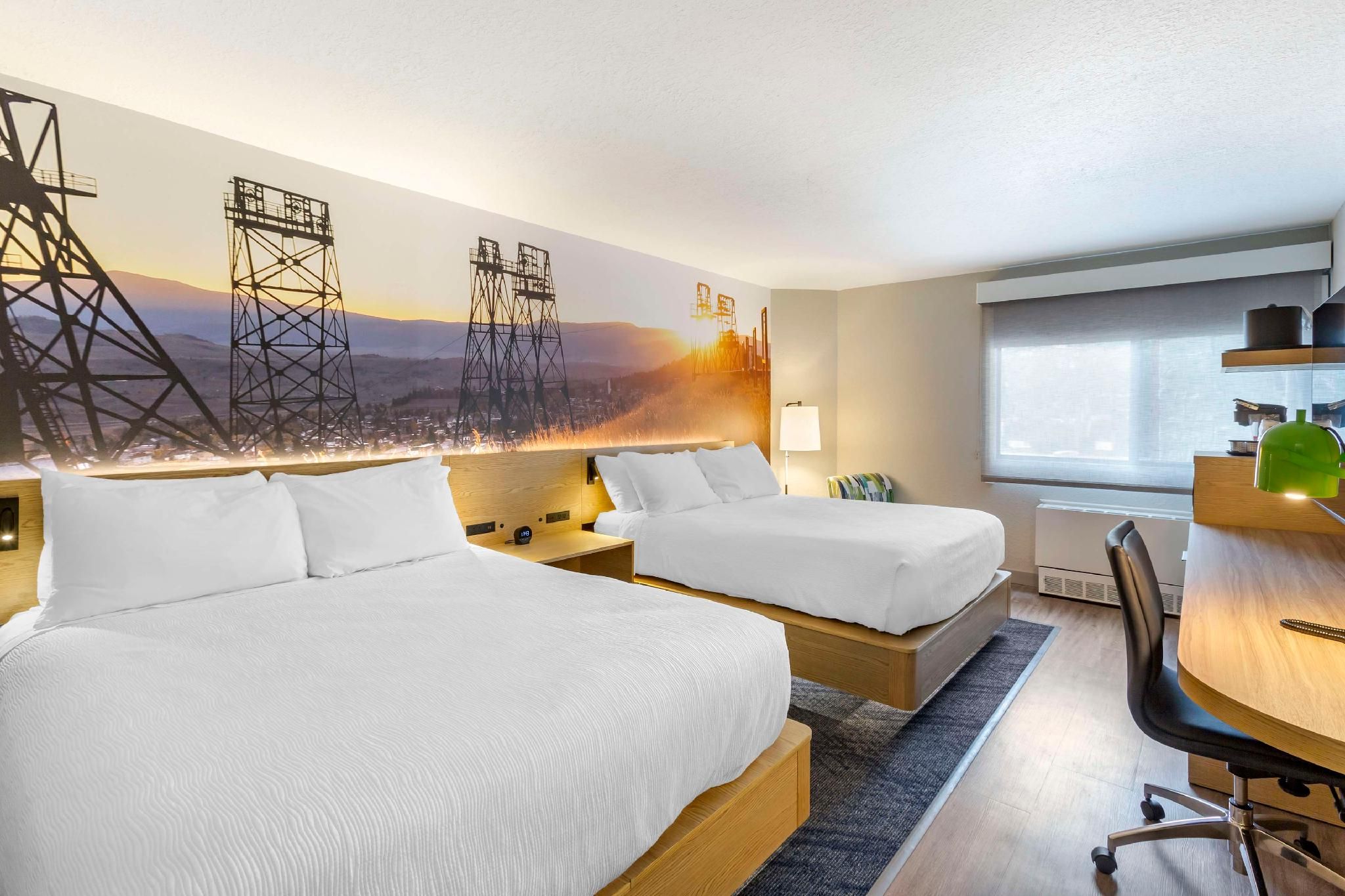 2 Queen Beds, Nonsmoking, Shower Only, Pet Friendly Room