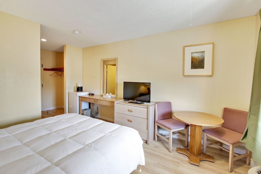 Rotex Western Inn Economy Room, 1 Queen Bed 2