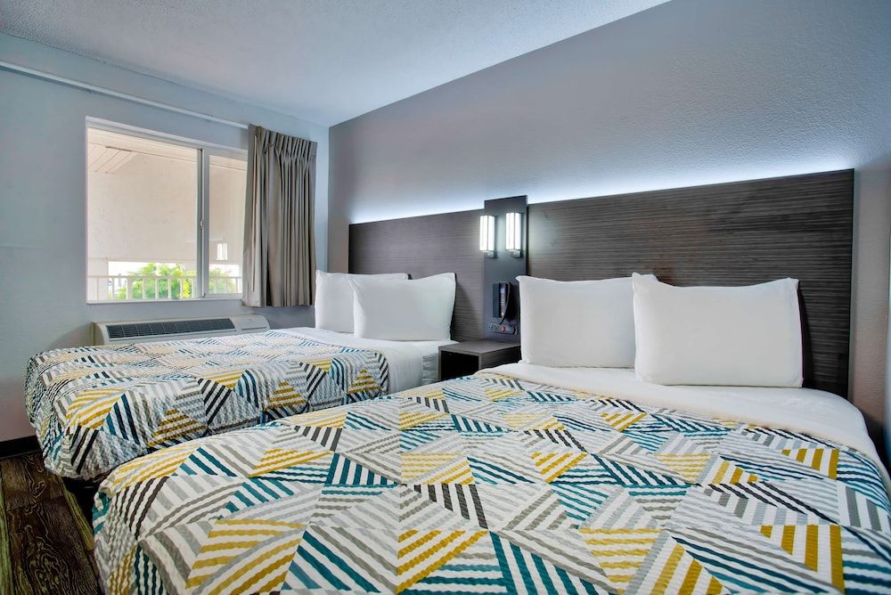Deluxe Room, 2 Double Beds, Non Smoking, Refrigerator & Microwave