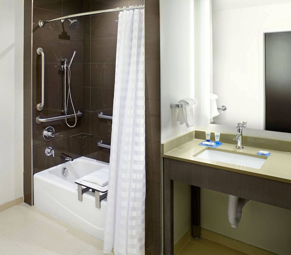 undefined Hyatt House Pittsburgh/Bloomfield/Shadyside 2