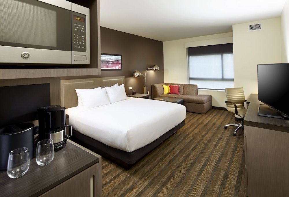 undefined Hyatt House Pittsburgh/Bloomfield/Shadyside 3