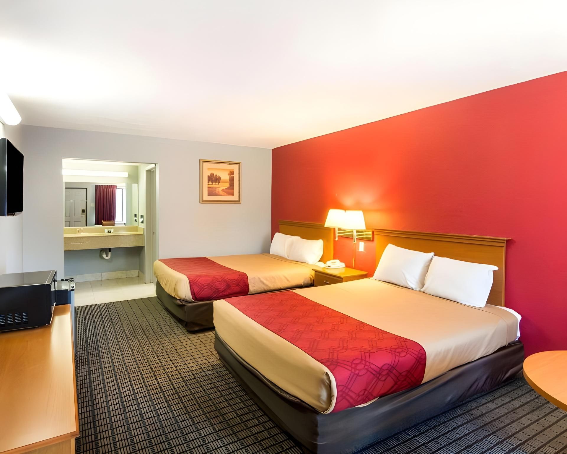 1 King Bed, Nonsmoking, Accessible