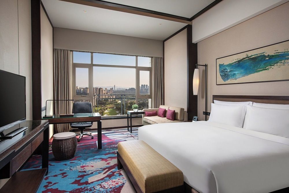 1 King Premium Balcony
