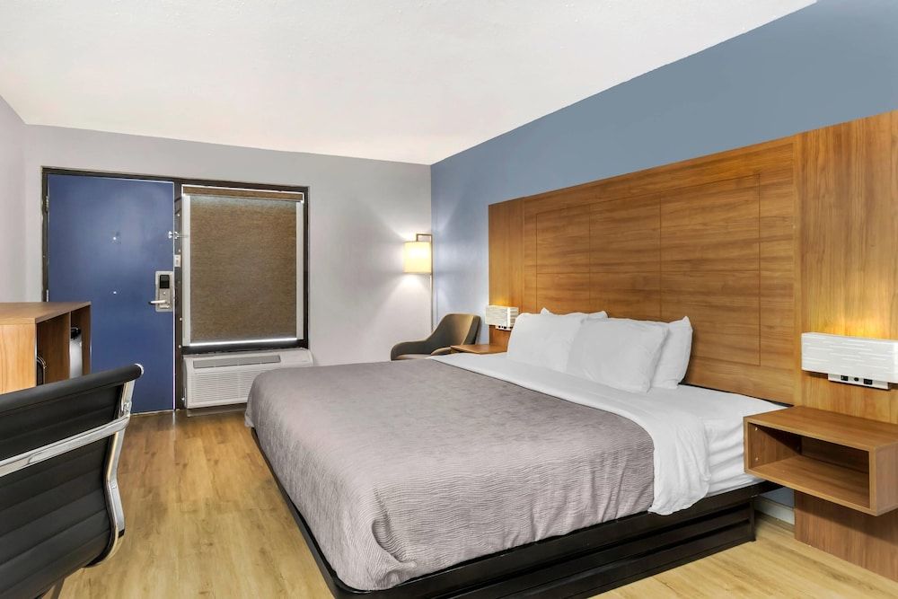 Room, 1 King Bed, Accessible, Non Smoking
