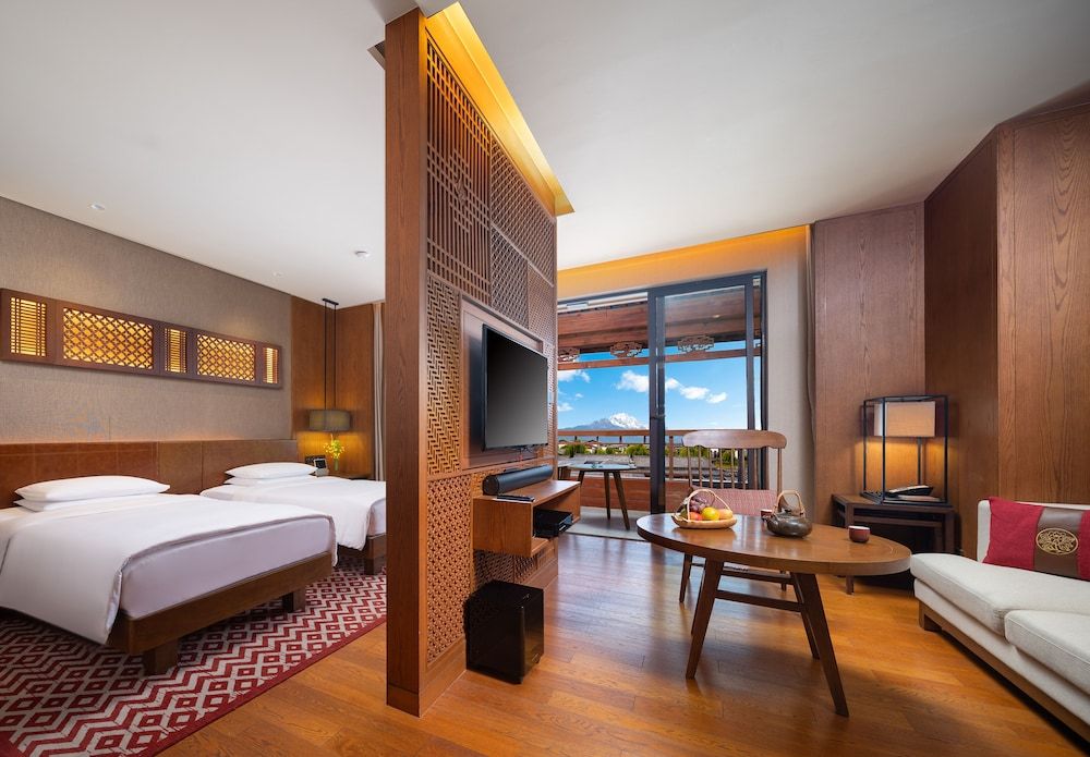 Deluxe Snow Mountain View Twin Room