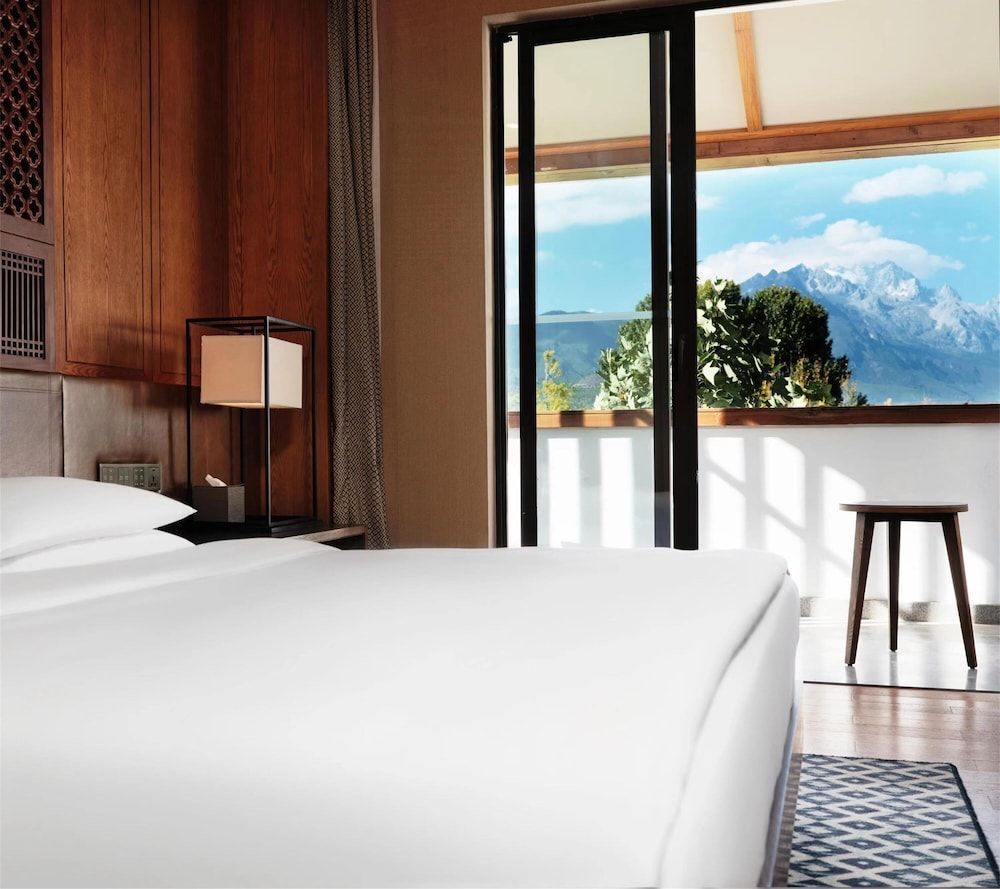 Snow Mountain King Room