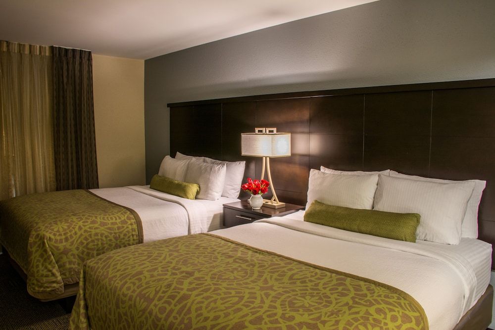 Suite, 2 Bedrooms, Accessible Bathtub, Kitchen (Mobility)