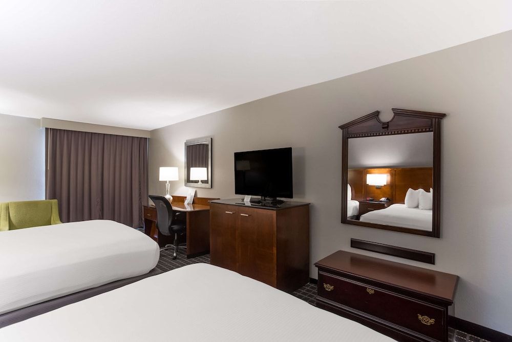 Standard Room, 2 Queen Beds, Non Smoking, Refrigerator (Pet Friendly)