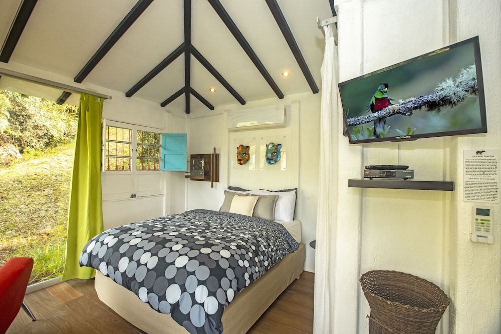 Dantica Cloud Forest Lodge 2-person Superior Bungalow Valley