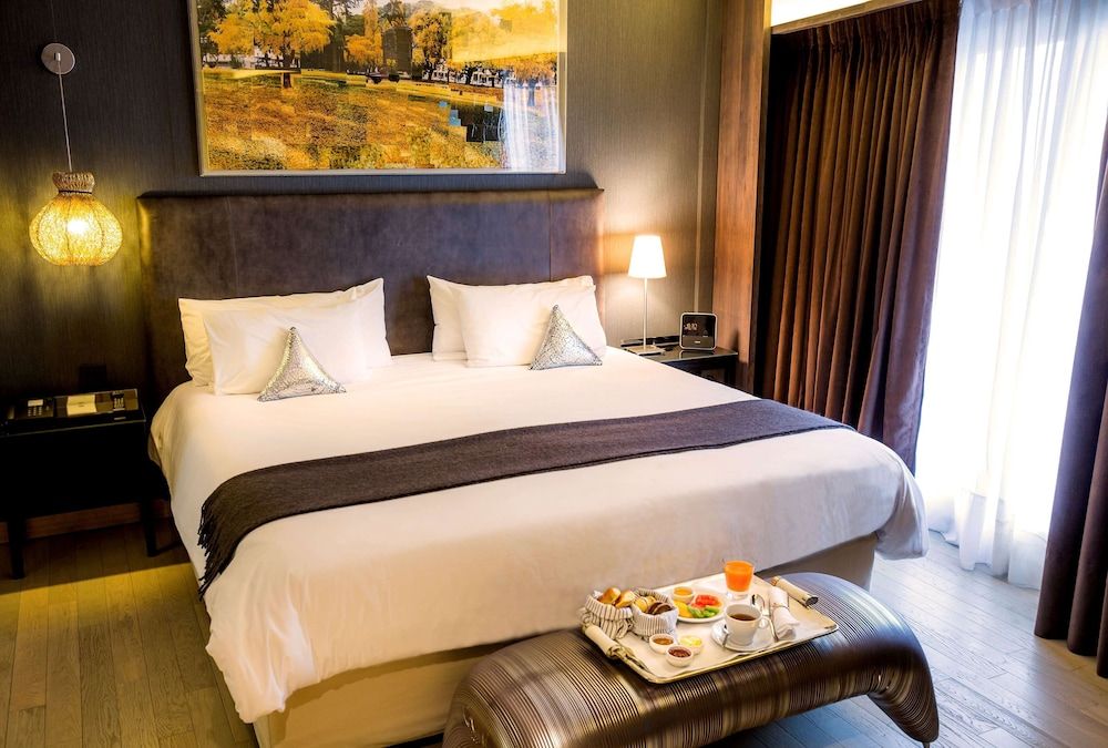 Suite, 1 King Bed (VIP)