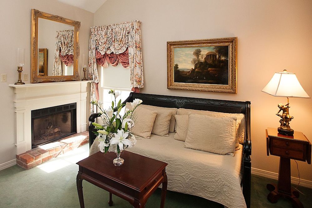 Monmouth Historic Inns and Gardens Deluxe Suite, 1 Queen Bed 11