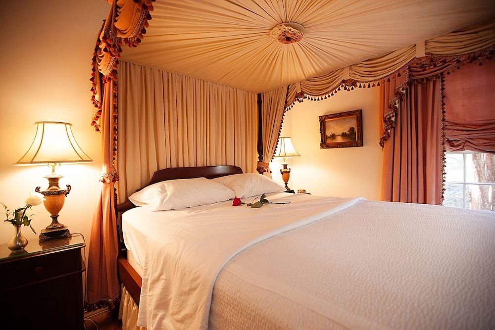 Monmouth Historic Inns and Gardens Deluxe Suite, 1 Queen Bed 4