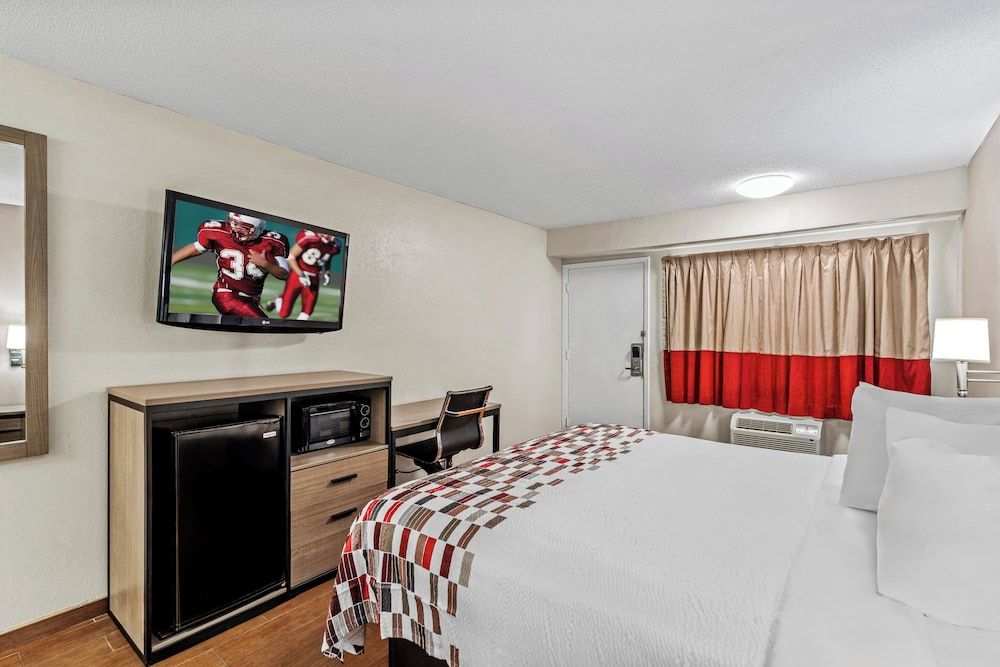 Deluxe Room, 1 Queen Bed, Non Smoking