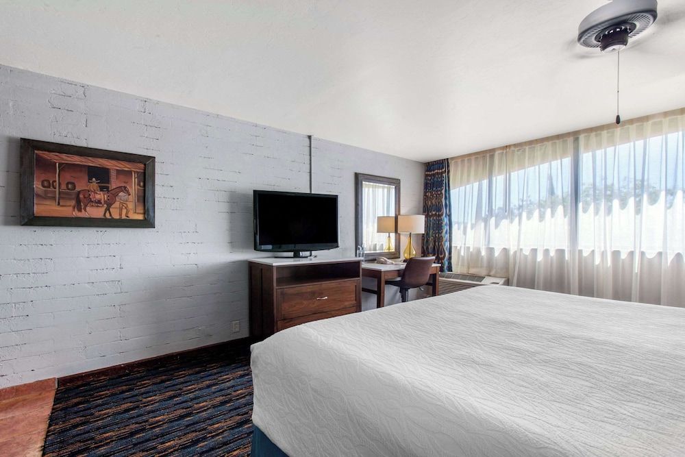 La Posada Lodge & Casitas, an Ascend Collection Hotel Standard Room, 1 King Bed, Non Smoking