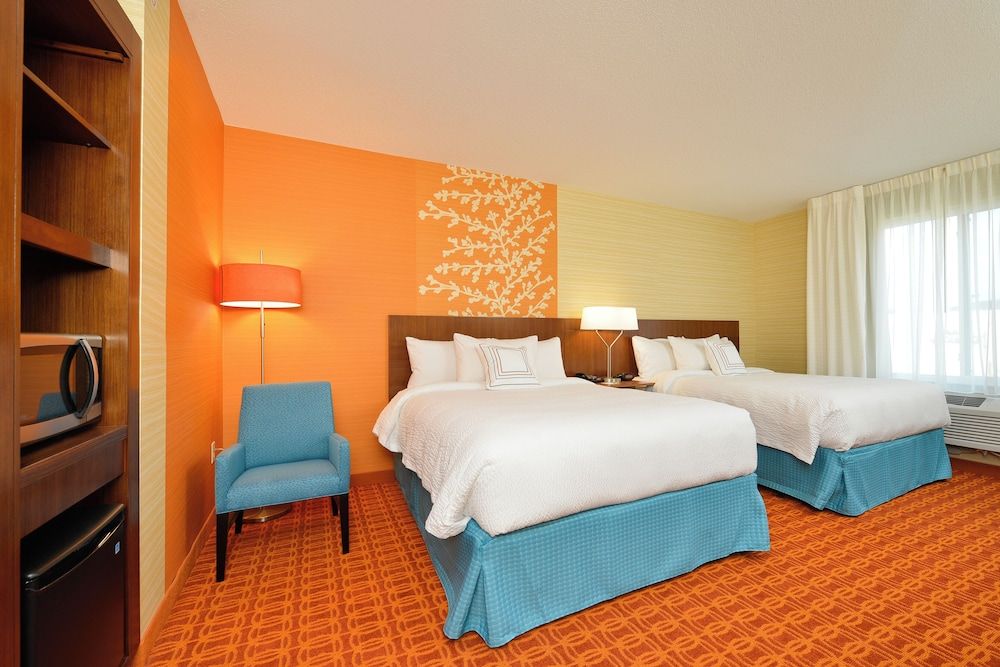 Room, 2 Queen Beds, Non Smoking (Mobility Accessible, Tub)