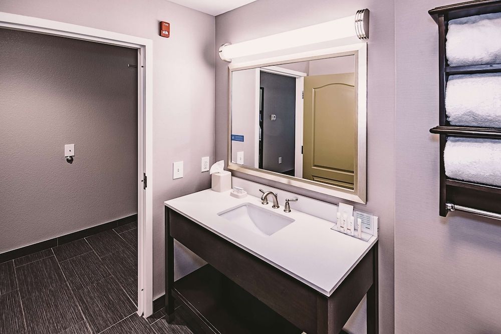 undefined Hampton Inn Niagara Falls/Blvd 10