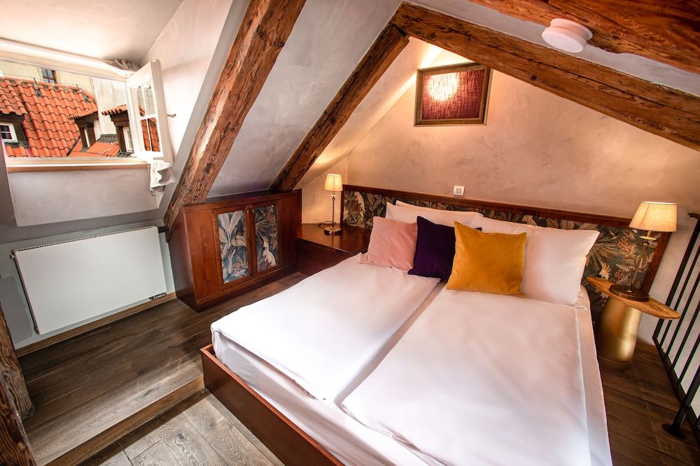 undefined Miss Sophie's Charles Bridge 3