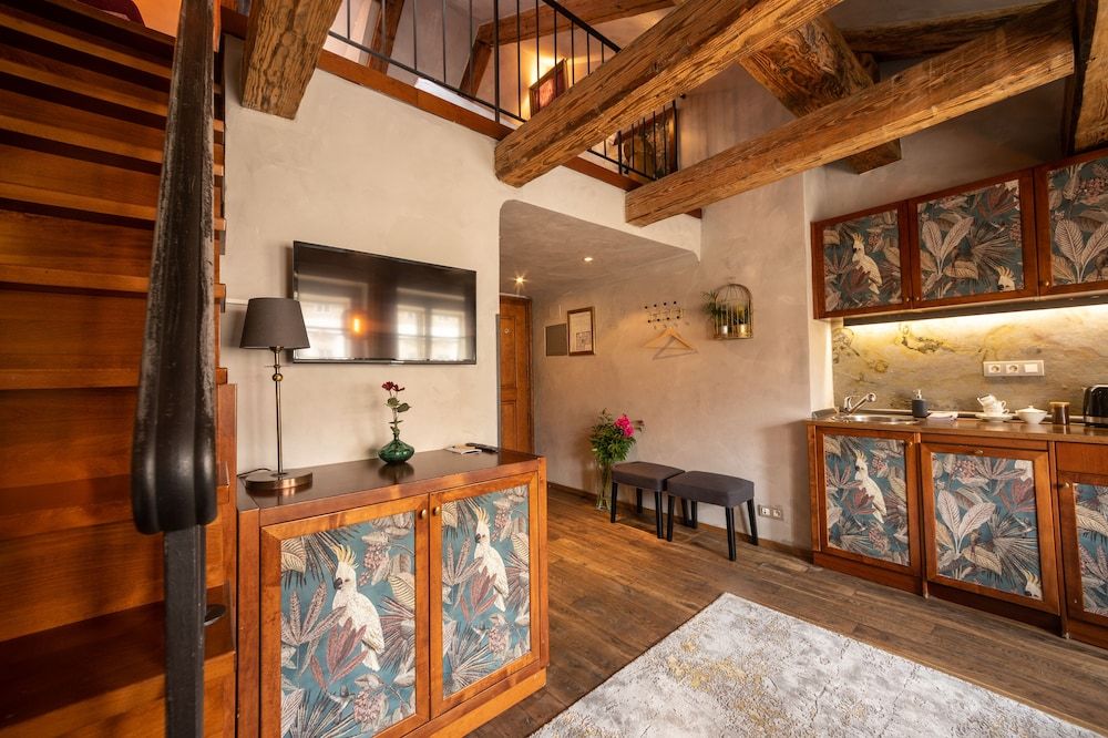 undefined Miss Sophie's Charles Bridge 2