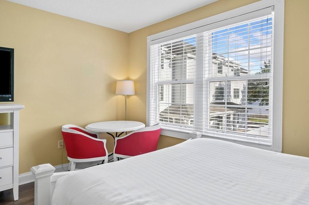 Room, 2 Queen Beds, Courtyard View