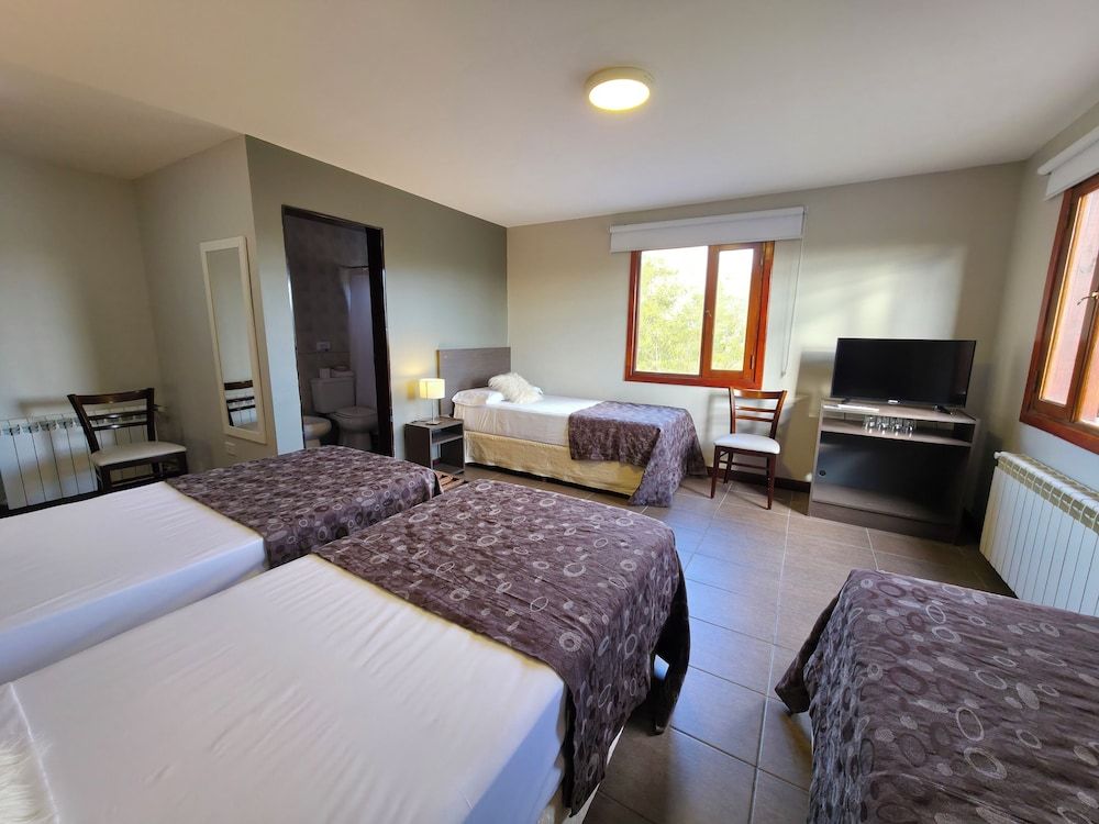 Hosteria Puerto San Julian Standard Quadruple Room 3