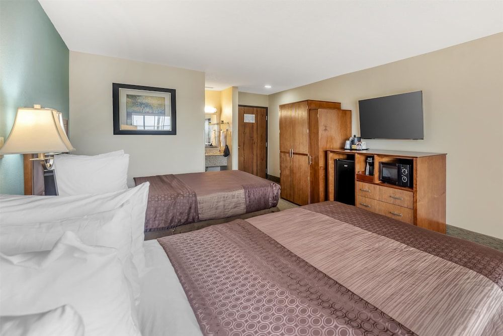 Best Western Plus Atrium Inn Standard Room, 2 Queen Beds, Non Smoking, Refrigerator & Microwave 2