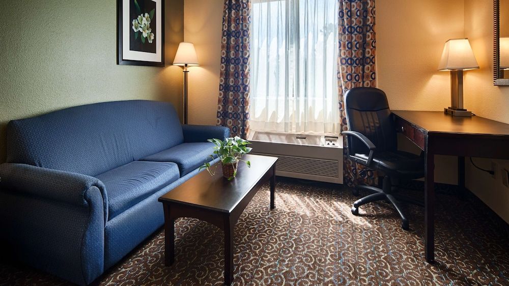 Best Western Richland Inn-Mansfield Standard Room, 2 Queen Beds, Non Smoking, Microwave 7