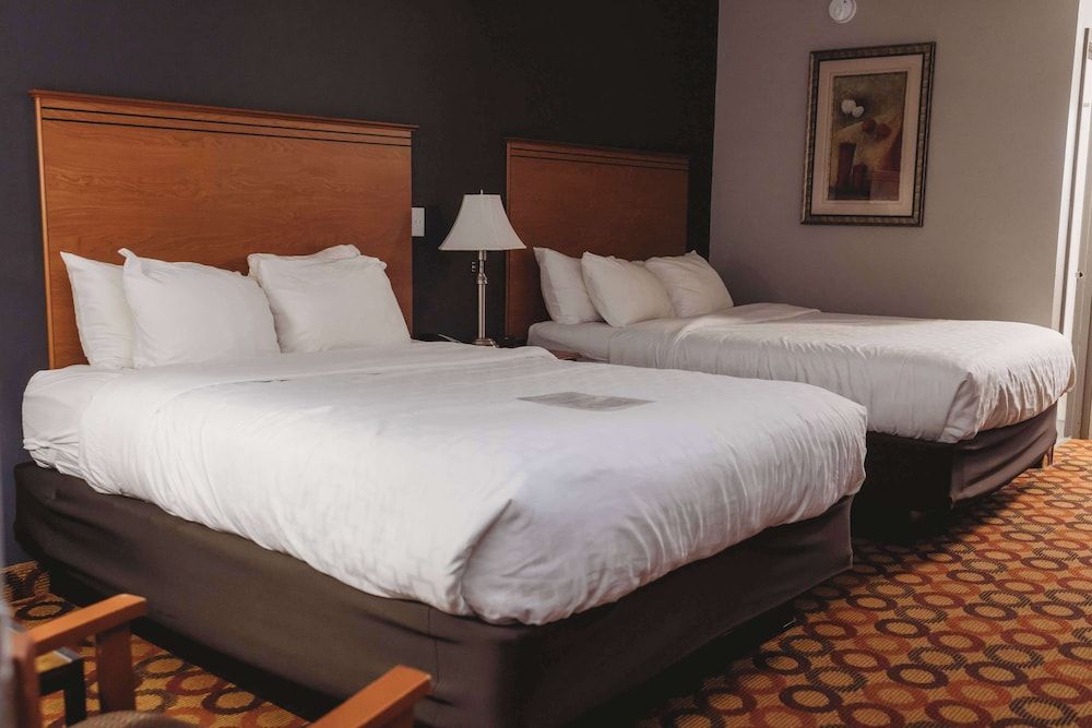 AmericInn by Wyndham Appleton Downtown